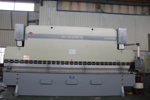 Pressa idraulica WC67K freno 300T6100