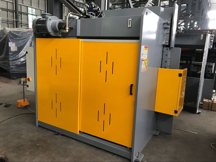 back view of Yawei 4mm metal bending machine AHYW