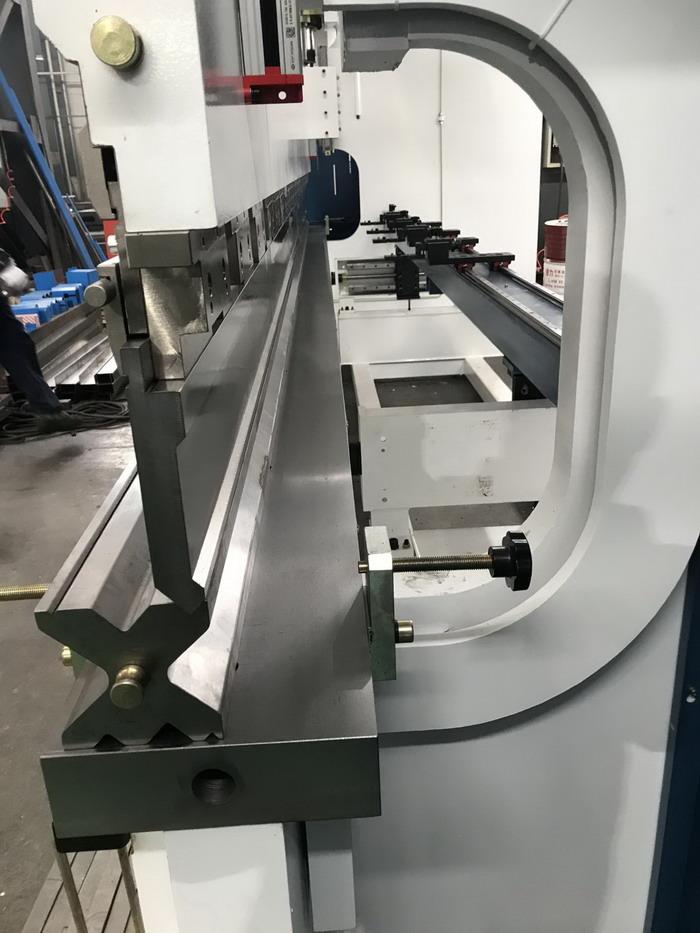AHYW Yawei 300t6m large sheet metal bending tools made in china