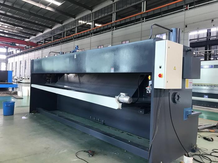 AHYW Yawei 10mm 6m Large sheet metal guillotine shears china supplier
