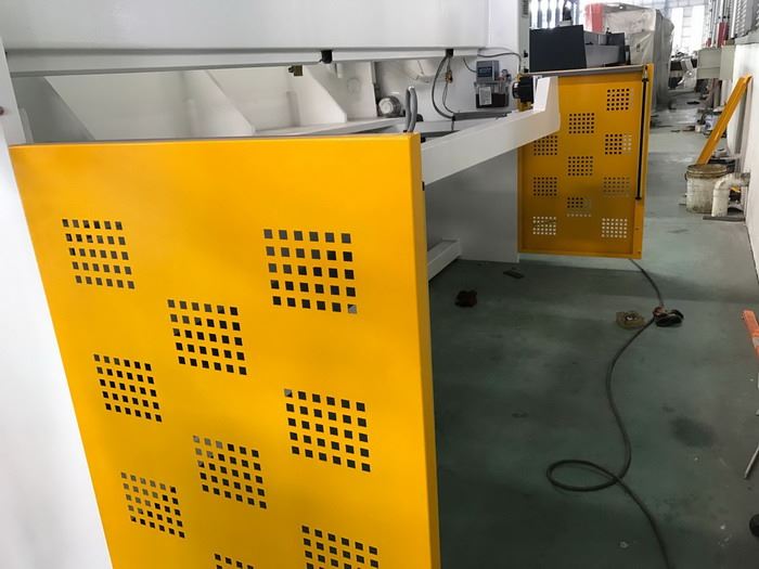 CE Light curtain guarding for Yawei AHYW CNC sheet metal guillotine shear ESA S625 controller