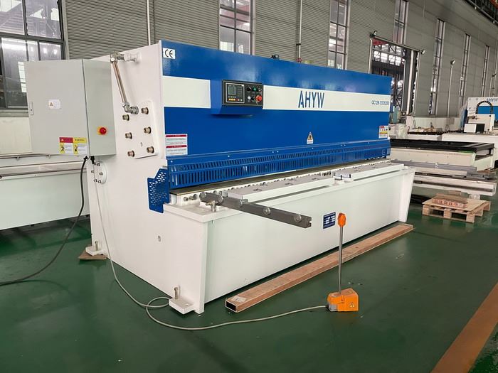 AHWY Yawei QC12K 3M sheet  hydraulic shears